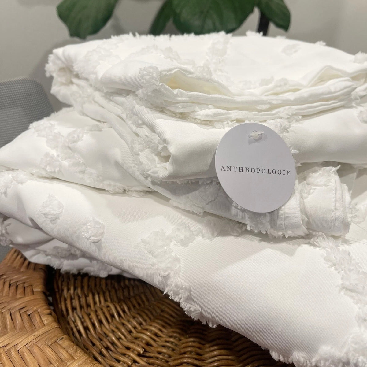 NEW Anthropologie White Queen / King Embroidered Tassel Bedspread Duvet Sham Set