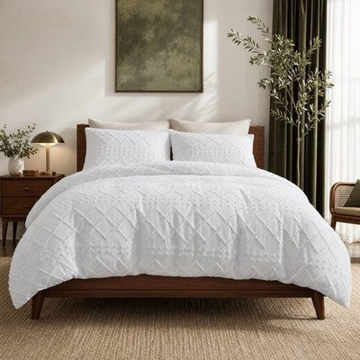 NEW Anthropologie White Queen / King Embroidered Tassel Bedspread Duvet Sham Set
