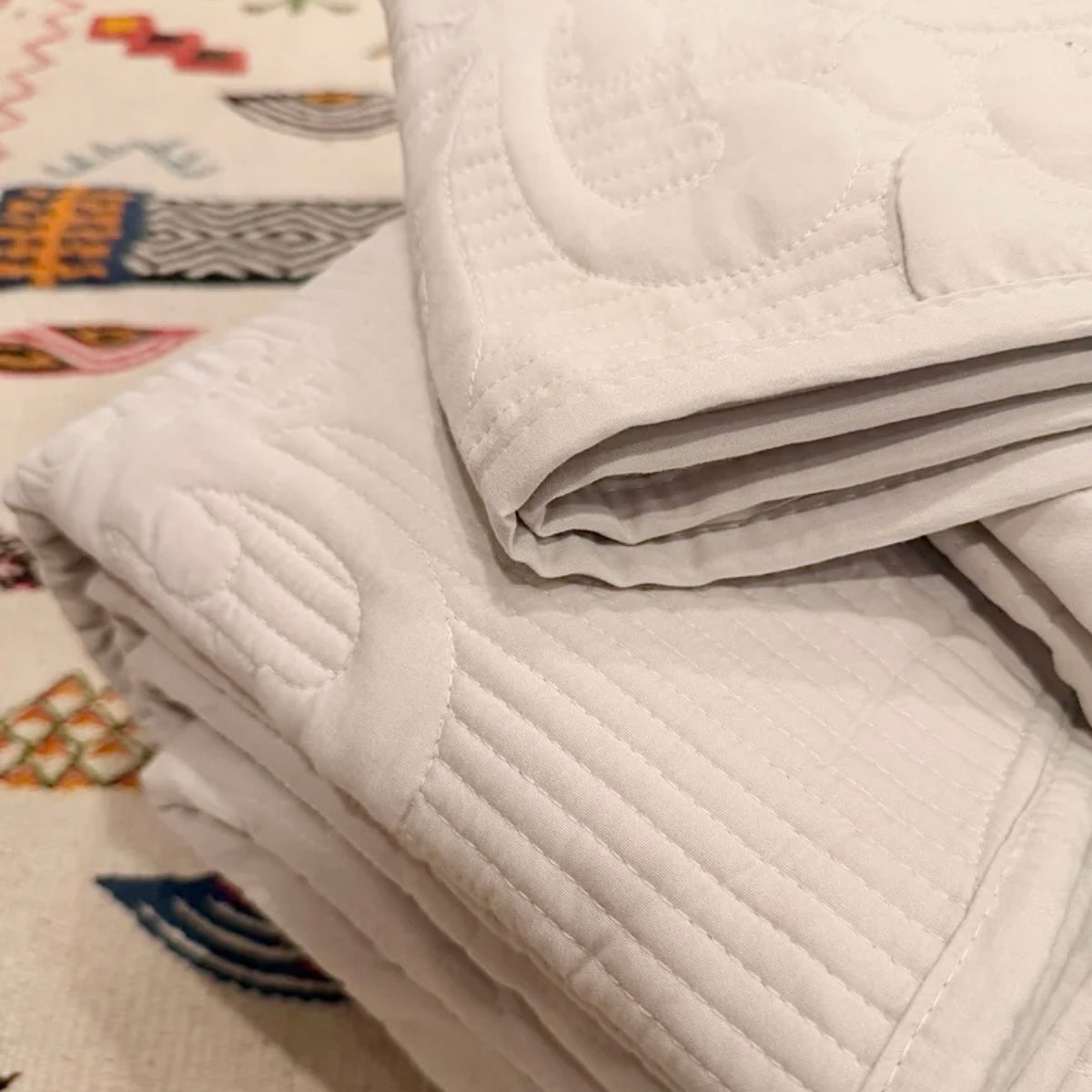 NEW Anthropologie White Cream Boho Jacquard Queen / King Bedding Quilt Sham Set
