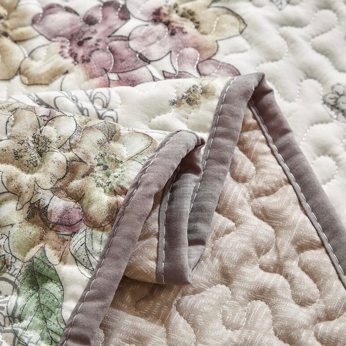 NEW Anthropologie Vintage Floral Reversible Quilt Bedspread Bedding & Sham Set