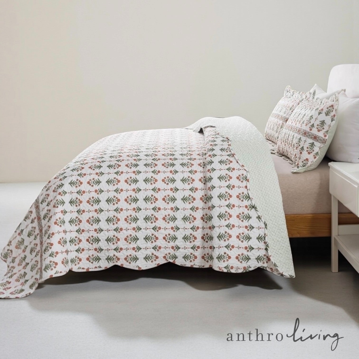 NEW Anthro Coral & White Floral Pattern Queen / King Bedding Quilt & Sham Set