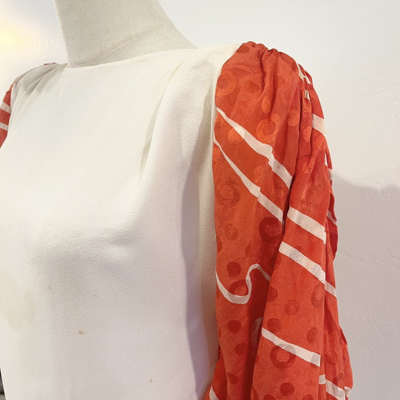 Vintage 1980s Red & White Graphic Print Balloon Sleeve Sheath Dress Size Small