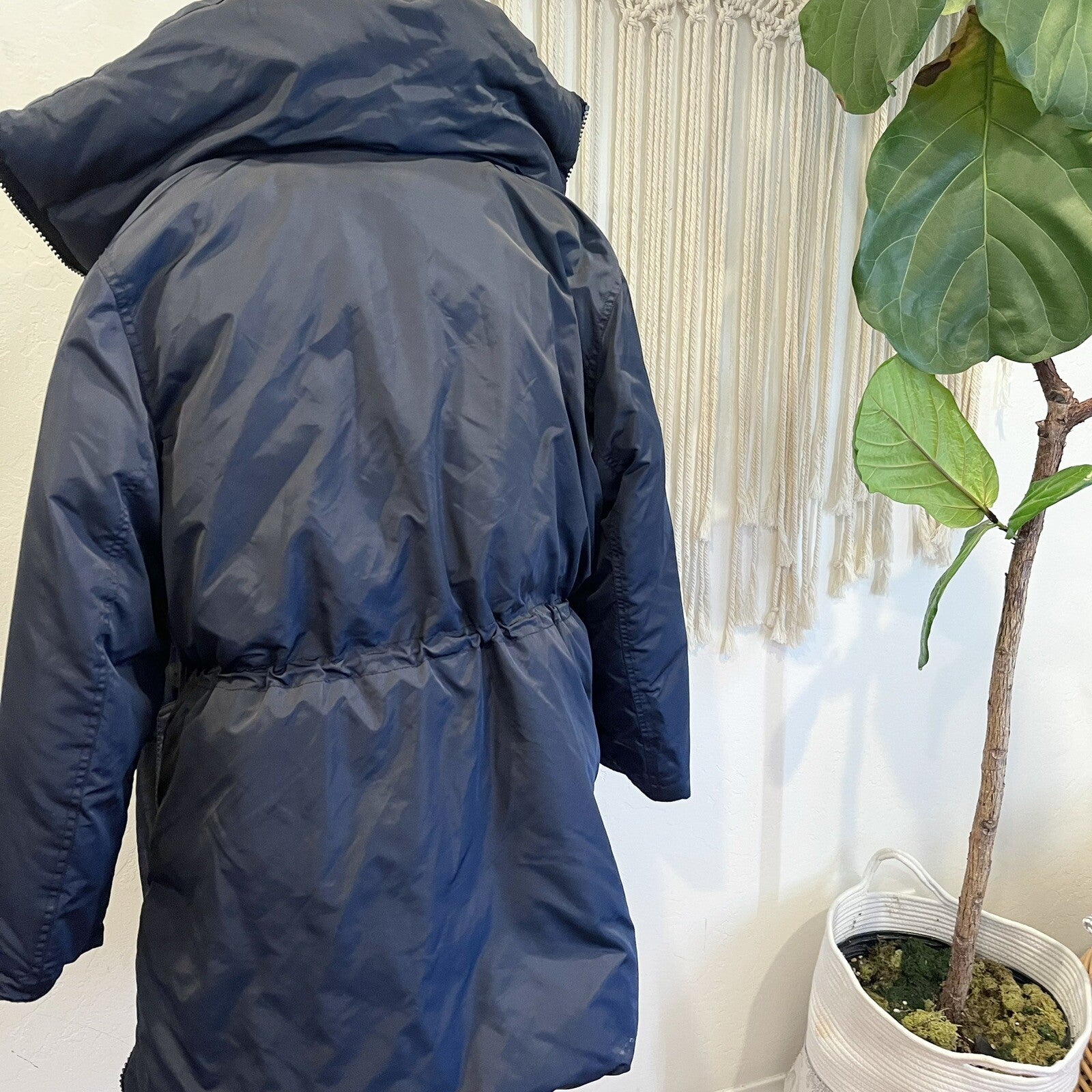 Club Monaco Navy Blue & Black Leander Zip Puffer Jacket Coat Parka - Size Large