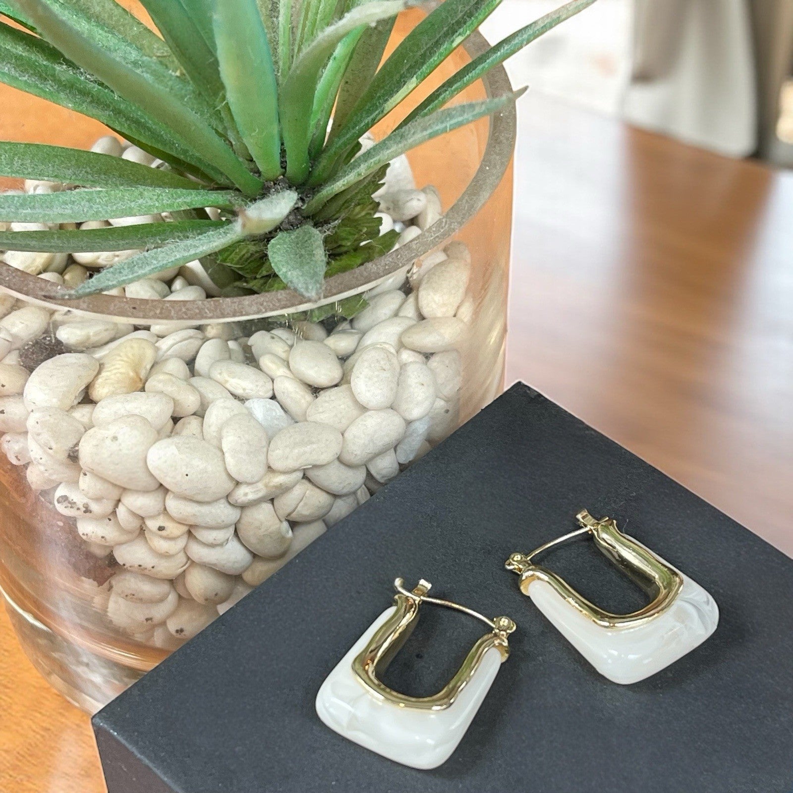NEW Anthropologie White Resin & Gold Plated Chunky Hoop Dangle Earrings Jewelry
