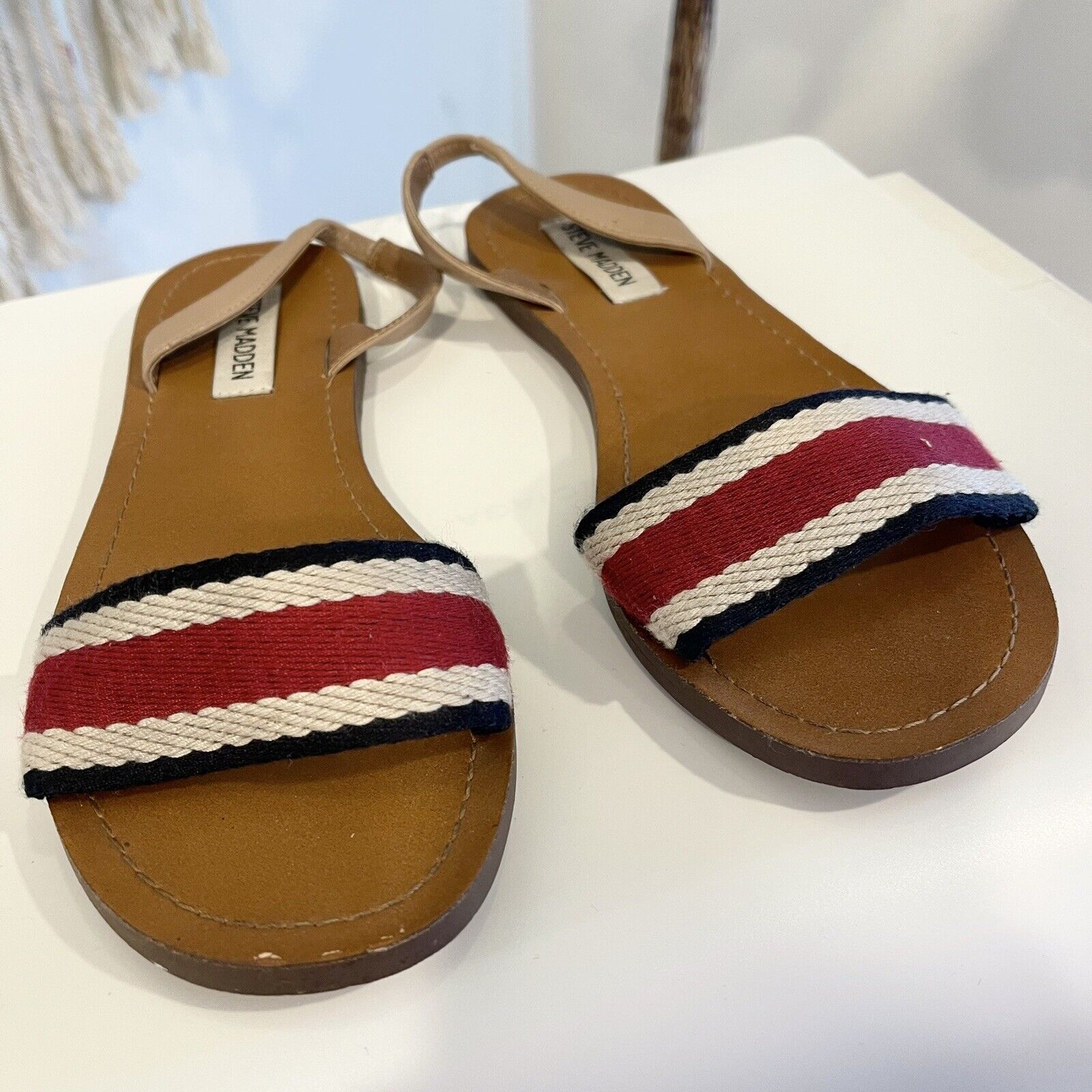 Steve Madden Red & Blue Fabric Strap Sandals Shoes Flip Flops | Size 39 / 8.5