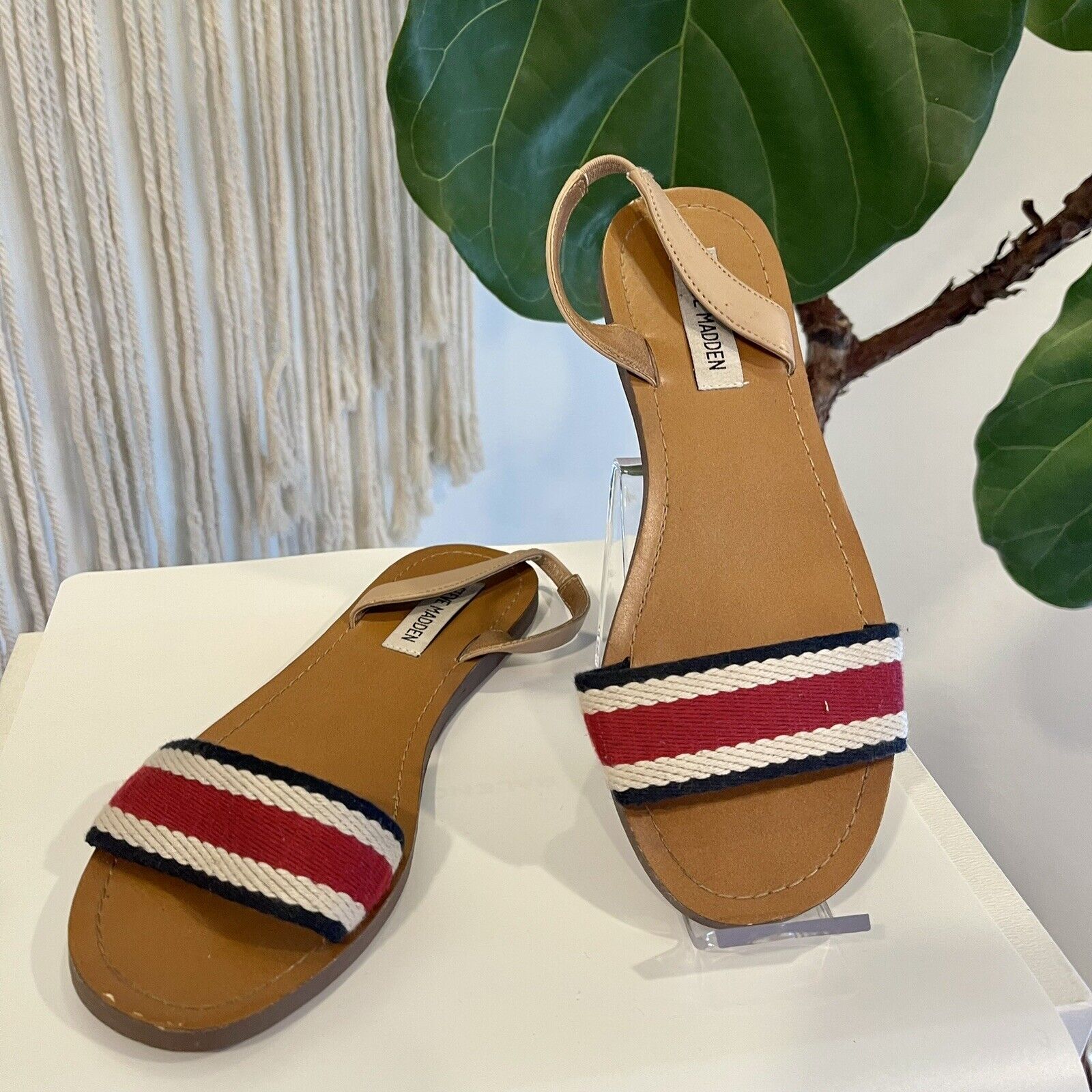 Steve Madden Red & Blue Fabric Strap Sandals Shoes Flip Flops | Size 39 / 8.5