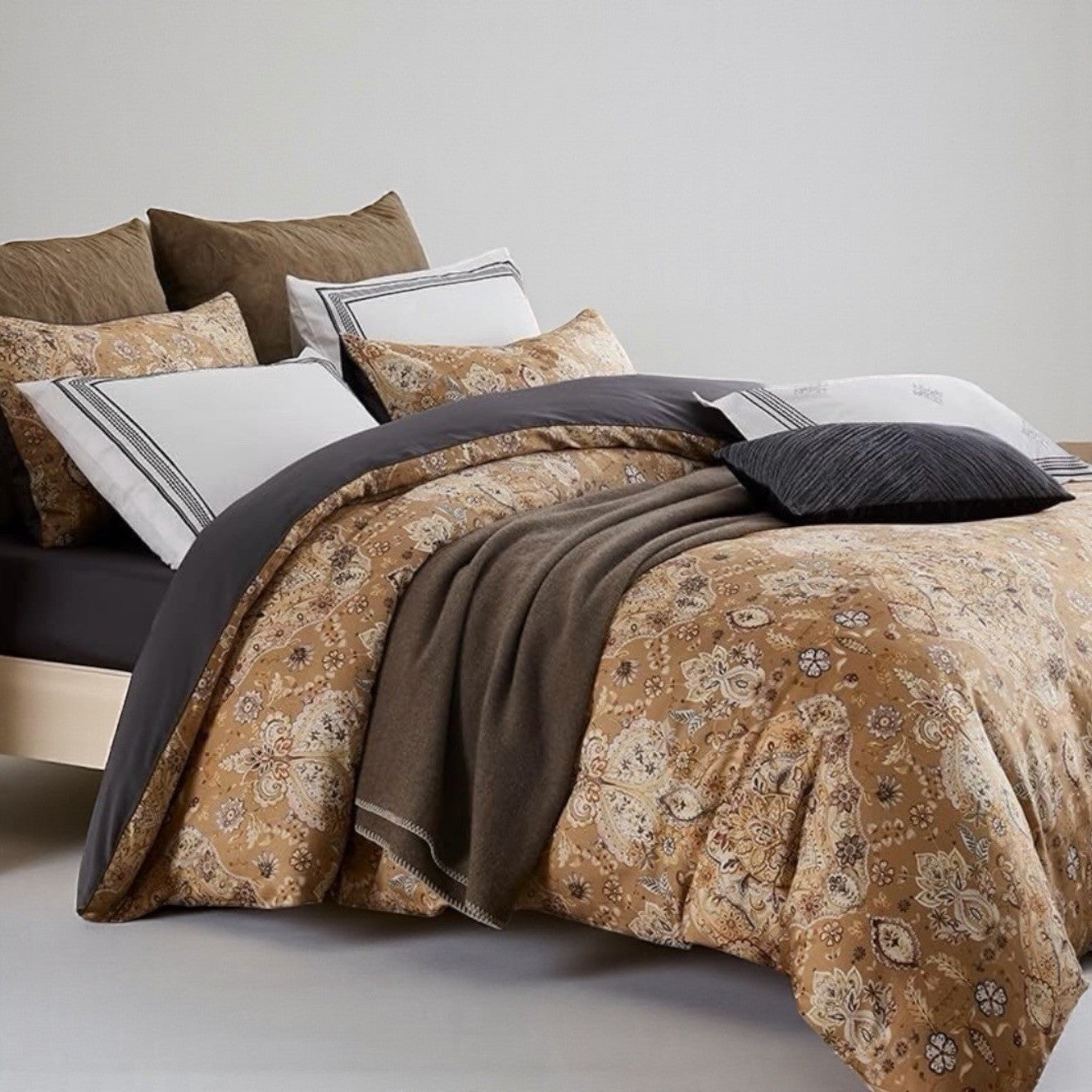 NEW West Elm Beige Floral Damask Paisley Queen / King Bedding Duvet & Sham Set