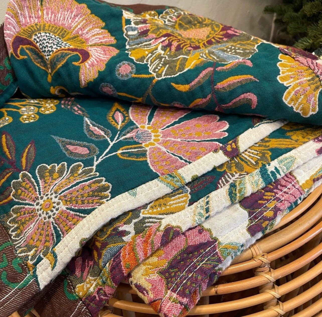 NEW Anthropologie Boho Floral Reversible Queen Blanket Bedspread Quilt 90" x 98"