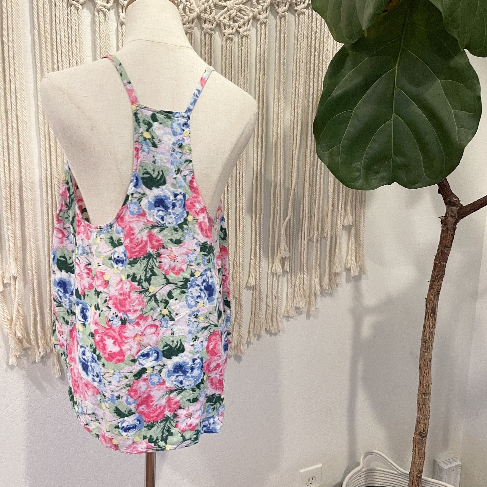 Anthropologie Neon Pink Floral Boho Trapeze Tank Top Shirt Blouse | Size Medium