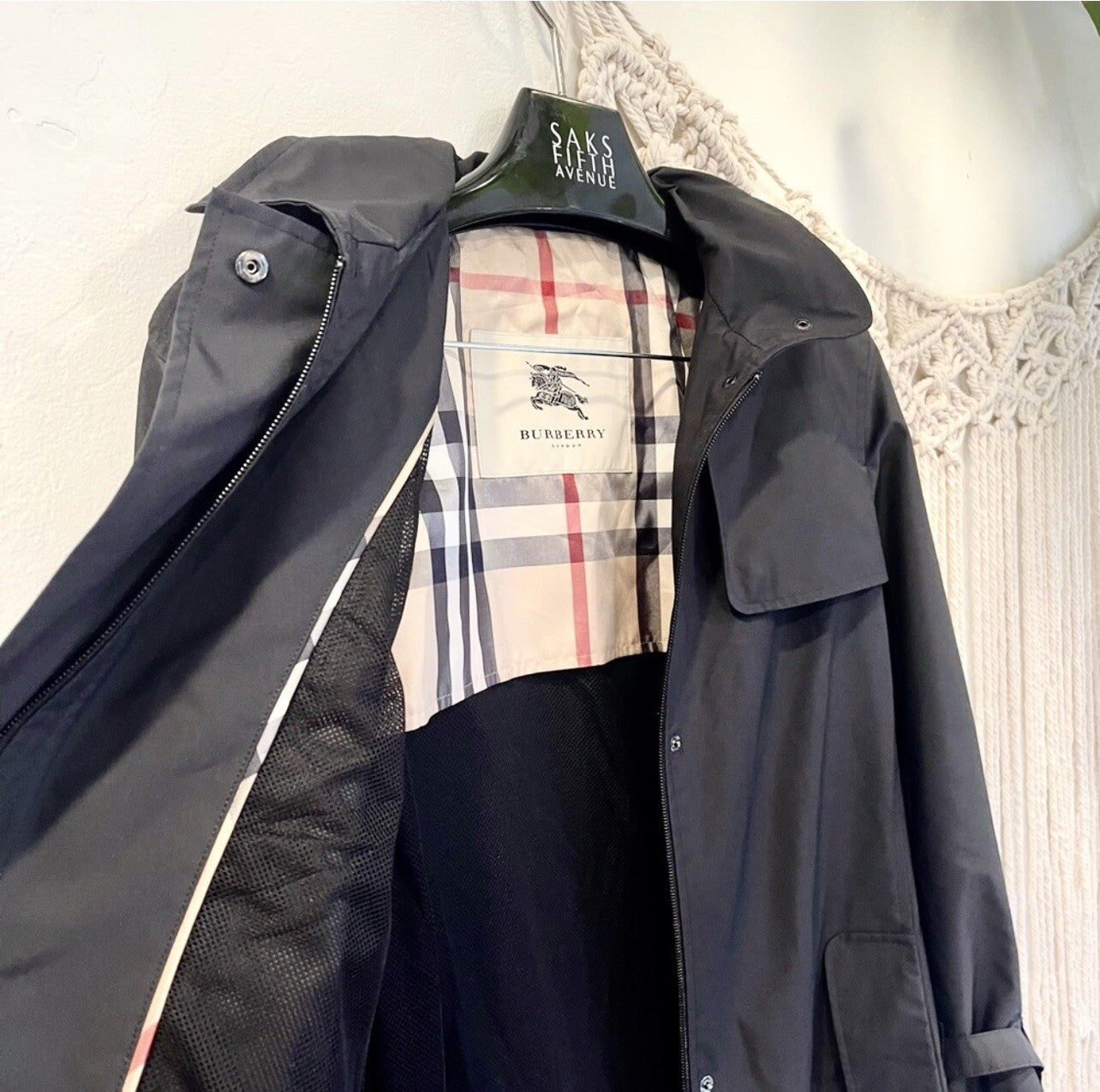 Burberry Women's Black Trench Coat Nylon Rain Coat Jacket - Size Large / 12 - 14