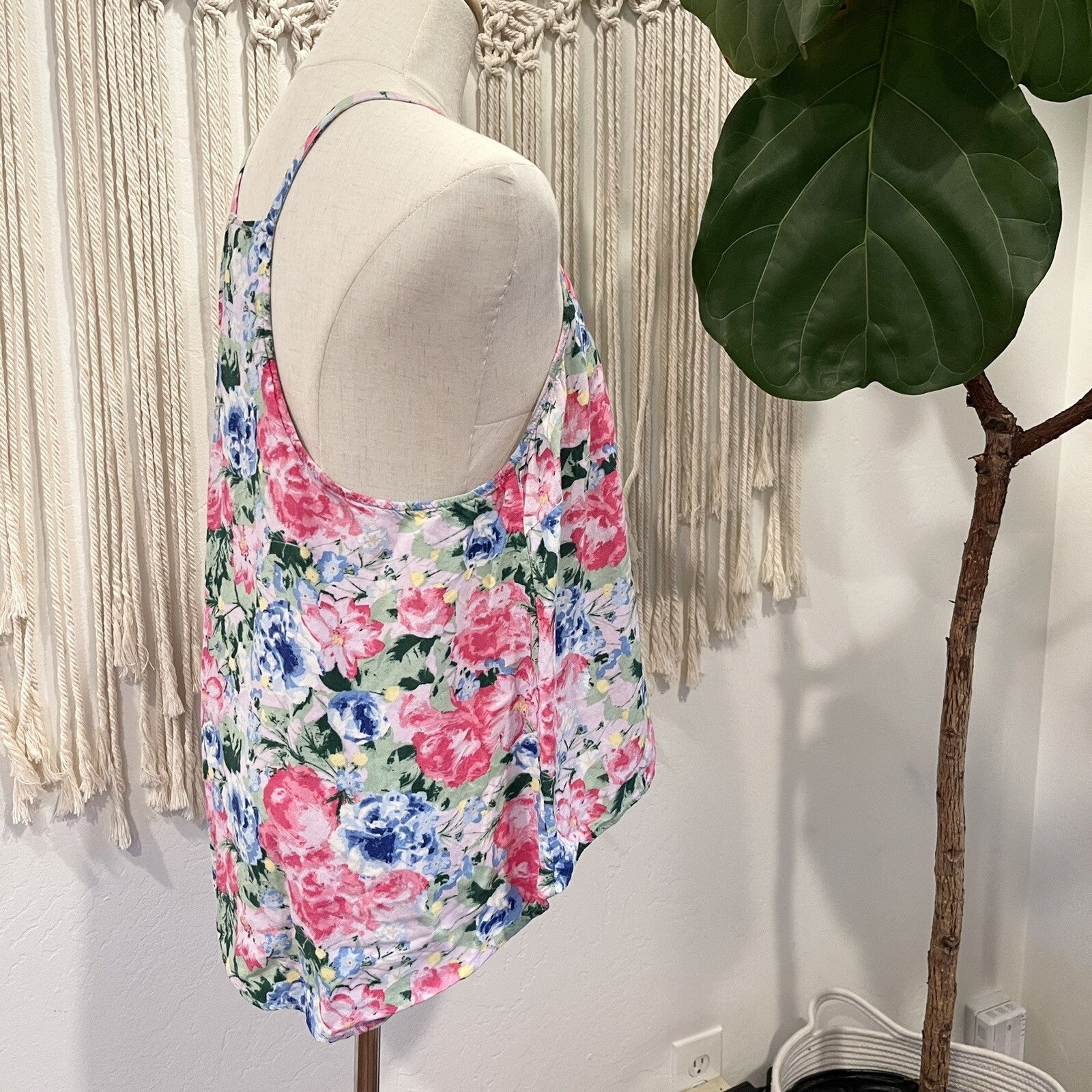 Anthropologie Neon Pink Floral Boho Trapeze Tank Top Shirt Blouse | Size Medium