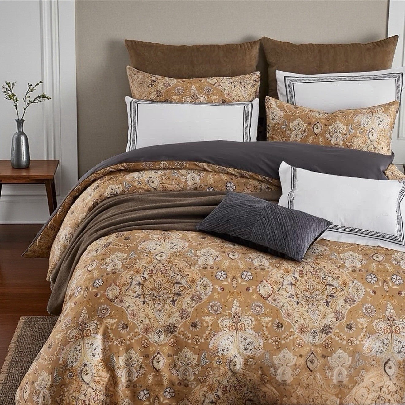 NEW West Elm Beige Floral Damask Paisley Queen / King Bedding Duvet & Sham Set