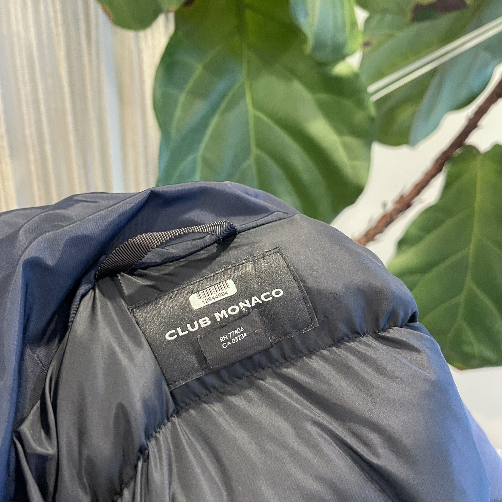 Club Monaco Navy Blue & Black Leander Zip Puffer Jacket Coat Parka - Size Large