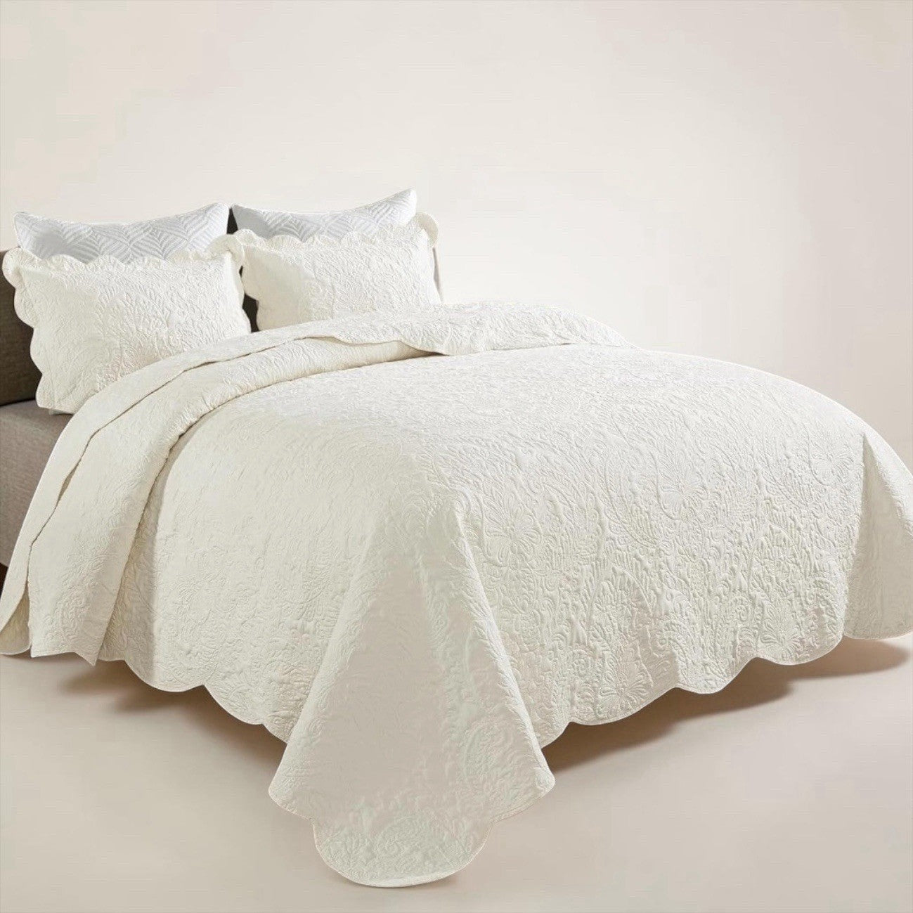 NEW Anthropologie White Cream King Reversible Quilt Bedspread Blanket Sham Set