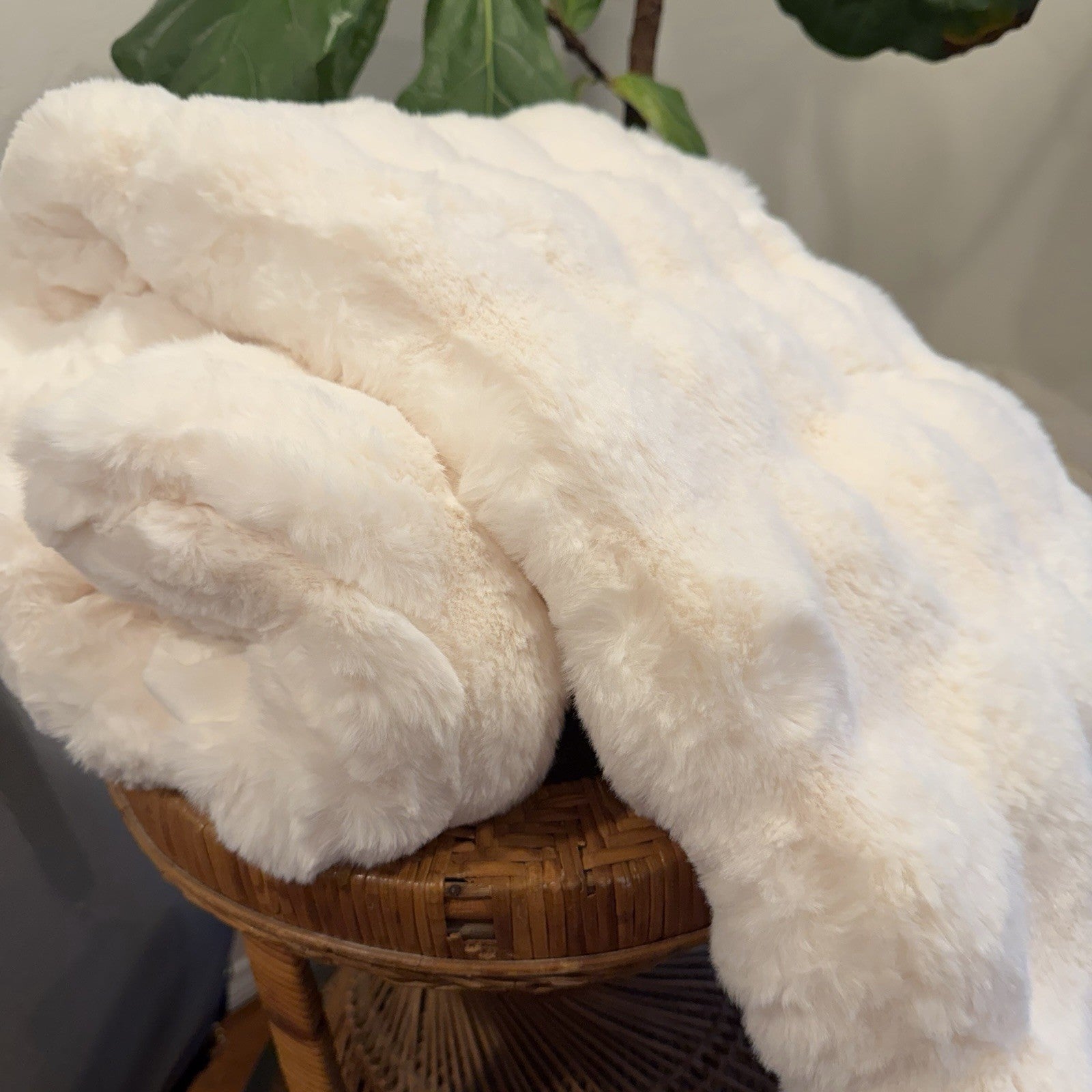 NEW West Elm Boho Ivory Faux Rabbit Fur Plush Throw Blanket Bedding - 50" x 60"