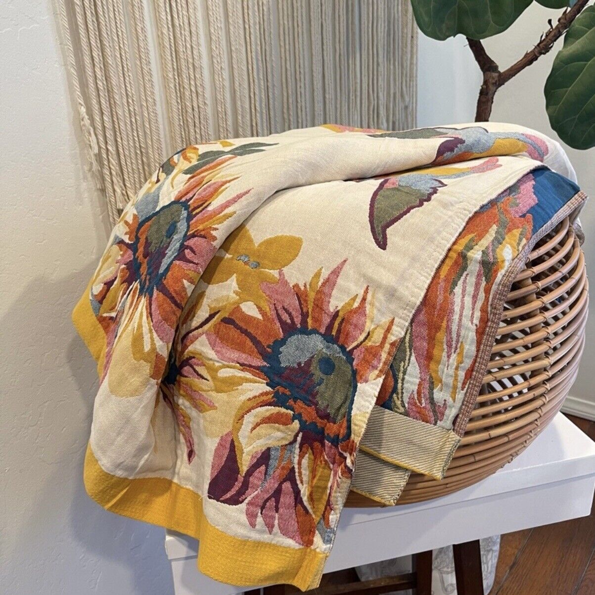 NEW Anthropologie Queen Size Boho Floral Blanket Bedspread Bedding Quilt 80 x 90