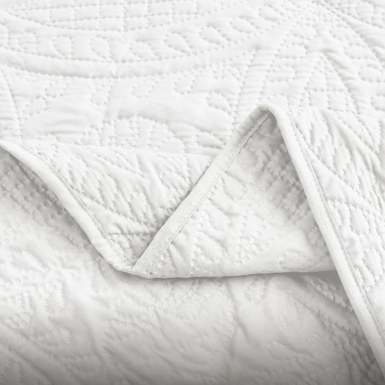 NEW West Elm White Embroidered Cal / King Boho Bedding Quilt Coverlet & Sham Set