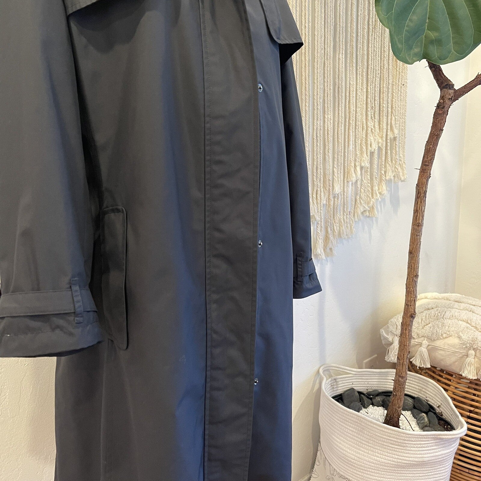 Burberry Women's Black Trench Coat Nylon Rain Coat Jacket - Size Large / 12 - 14