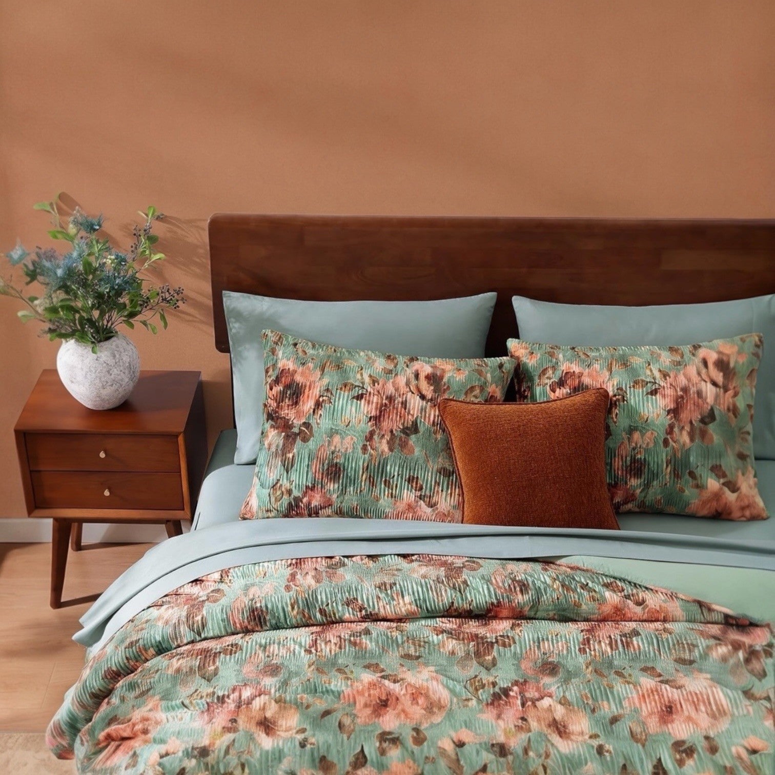 NEW Anthro 7 Piece Green Velvet Boho Queen / King Bedding Comforter & Sham Set