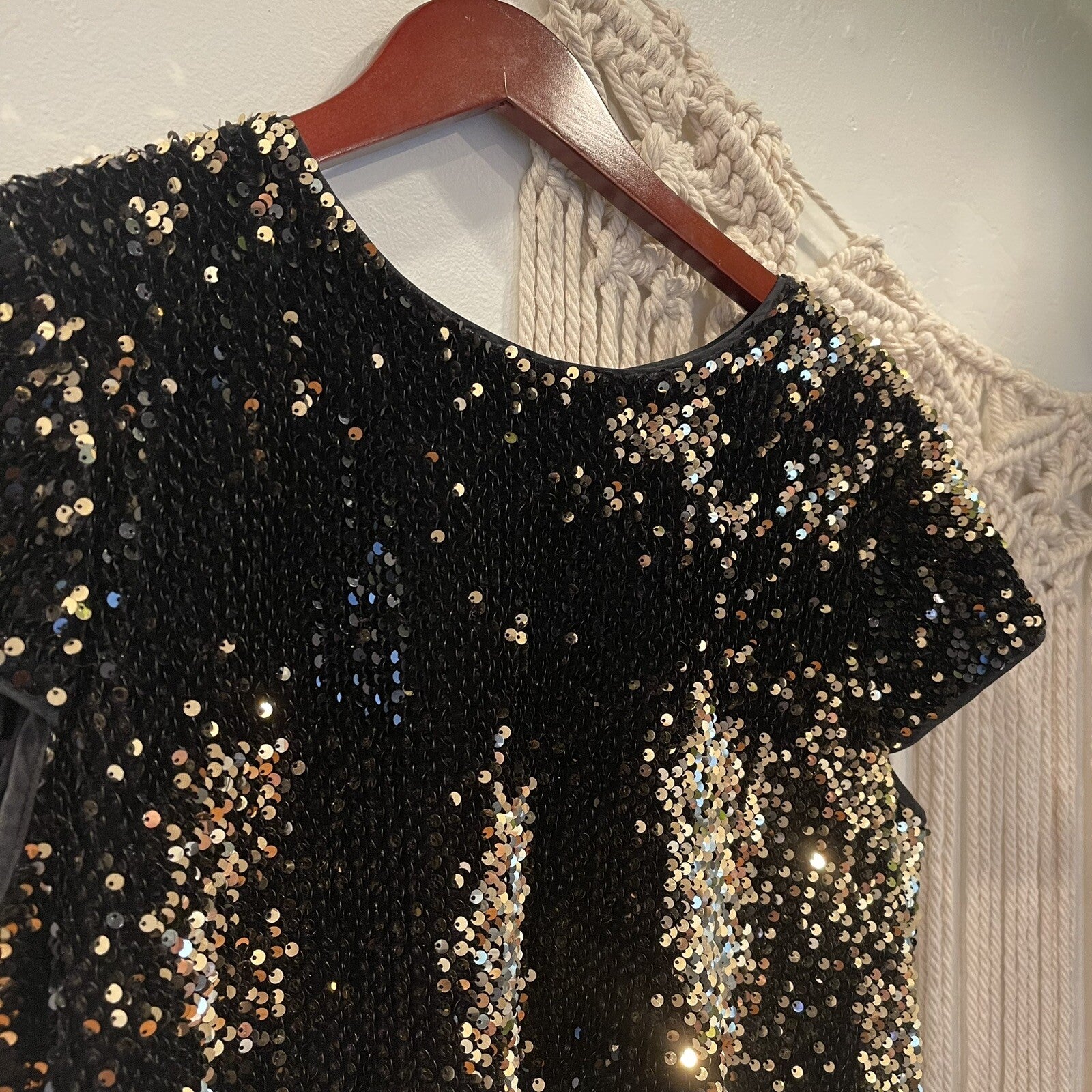 Milly Designer Black & Gold Sequin Glitter Sparkle Crop Tee Shirt Top - Large