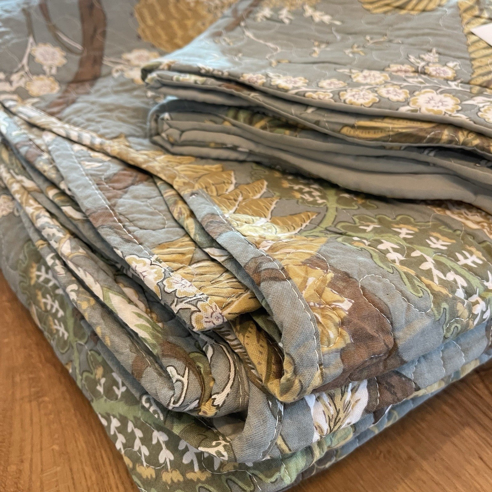 NEW Anthro Green Floral Reversible Queen / King Boho Bedding Quilt & Sham Case