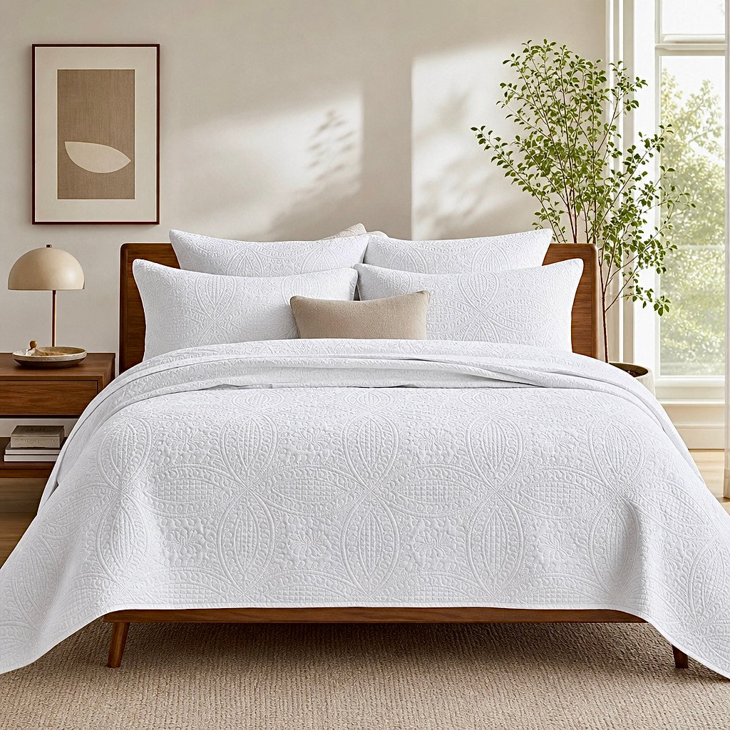 NEW West Elm White Embroidered Boho Bedding Quilt Coverlet Bedding & Sham Set