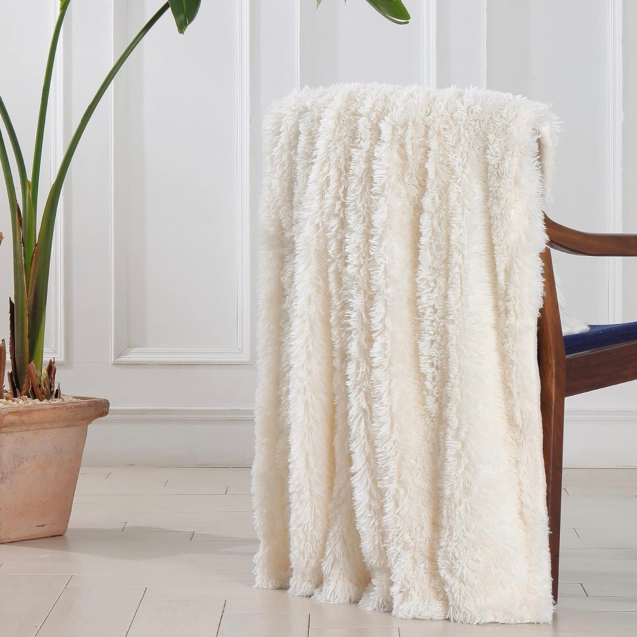 NEW West Elm Boho Beige Faux Fur Fuzzy Plush Throw Blanket Bedding - 50" x 60"