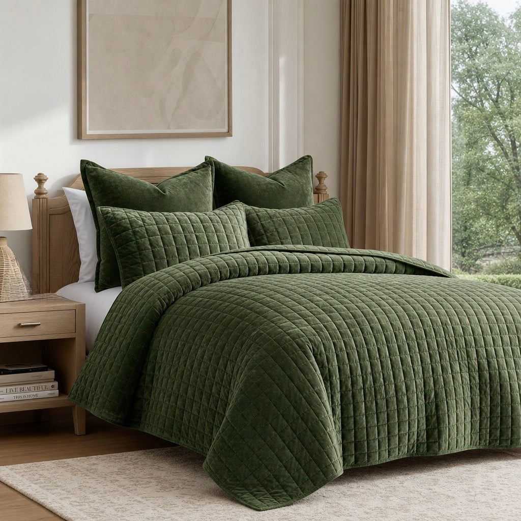 NEW West Elm Green Velvet Luxury Queen / King Size Bedding Comforter & Sham Set