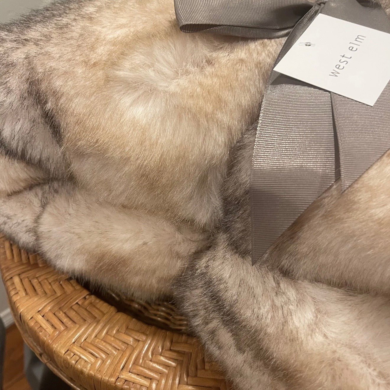 NEW West Elm Boho Brown Faux Fur Thick Mink Throw Blanket Bedding - 60" x 50"