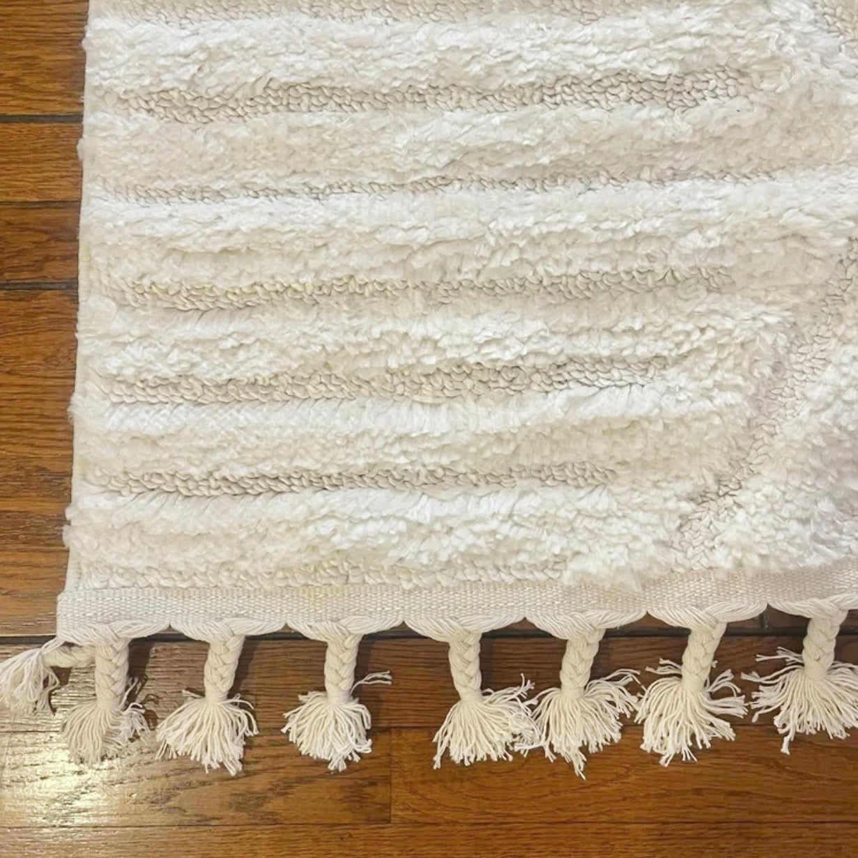NEW West Elm White Cream Boho Tassel Geometric Shag Area Rug Carpet - 4' x 6'