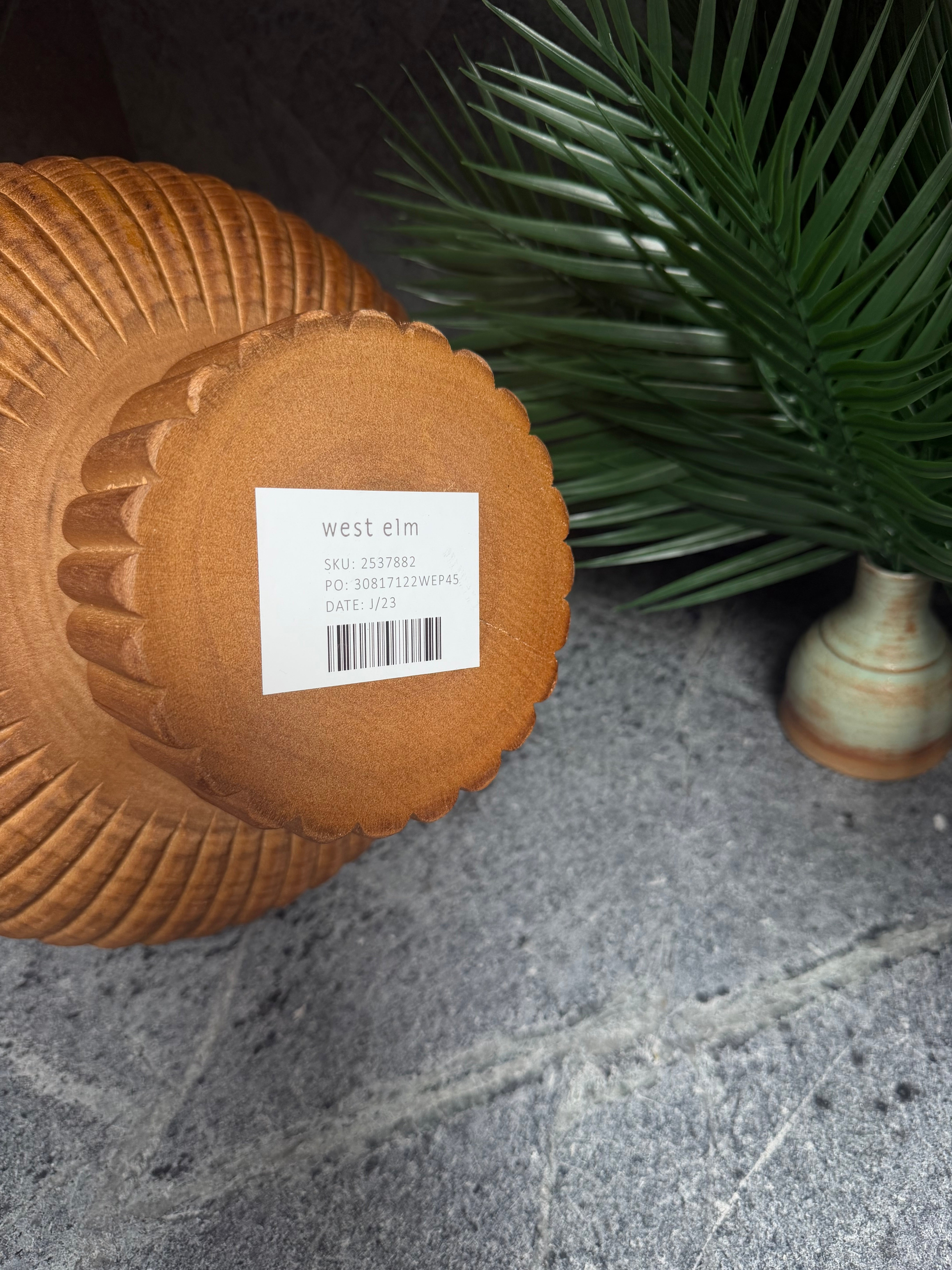 NEW West Elm Large Wood Boho Carved Scalloped Decorative Fruit Bowl Centerpiece
