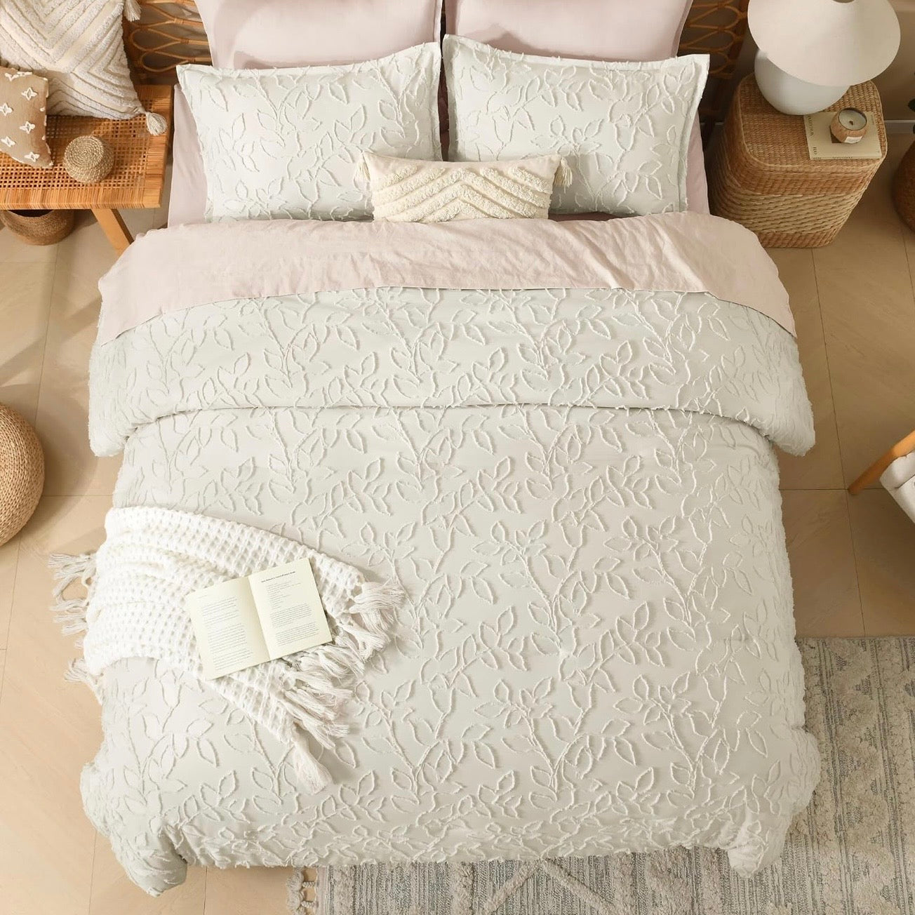 NEW Anthropologie Ivory Beige Tufted Floral Boho Comforter Bedding & Sham Set
