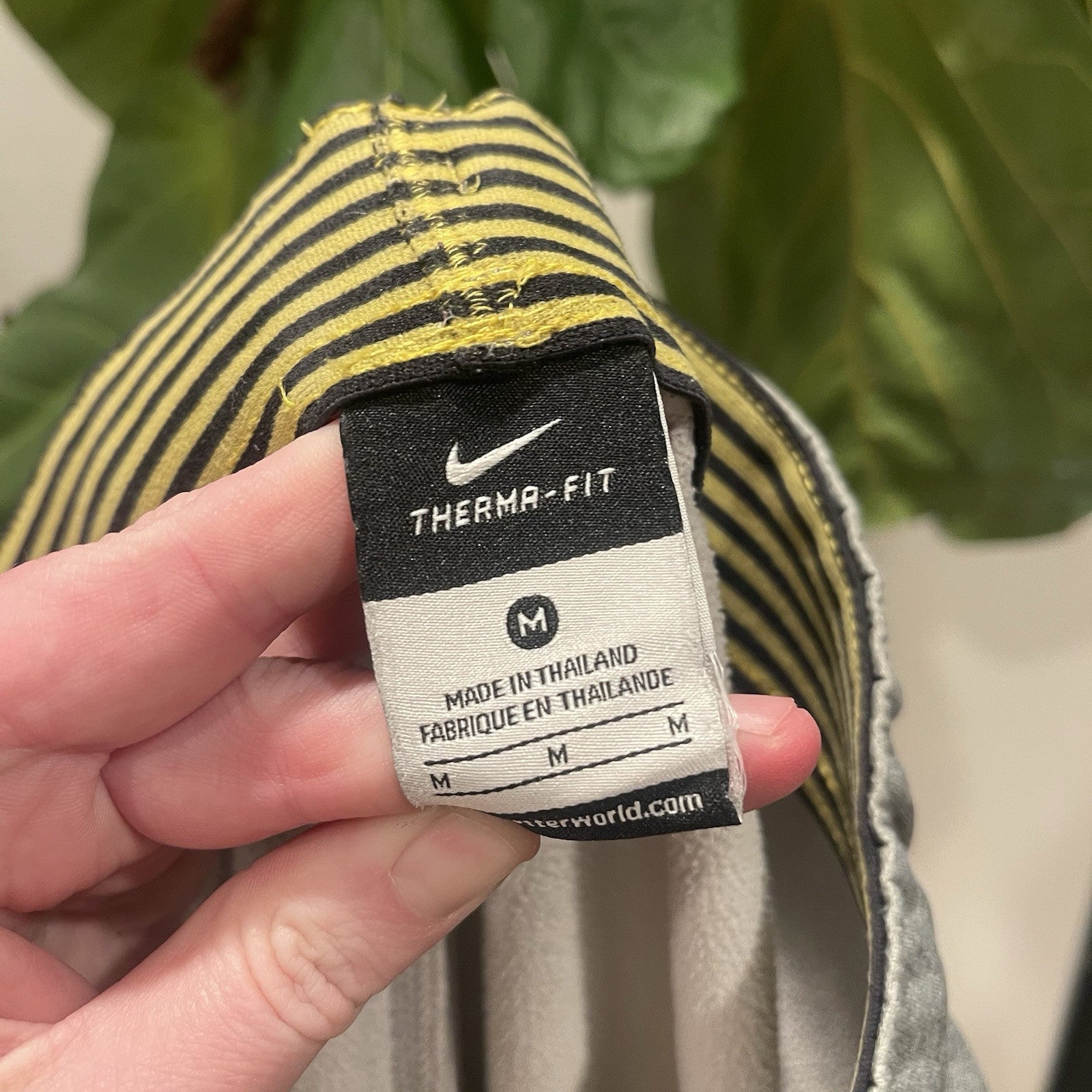 Nike Grey Therma-Fit Livestrong Logo Drawstring Joggers Sweatpants - Size Medium