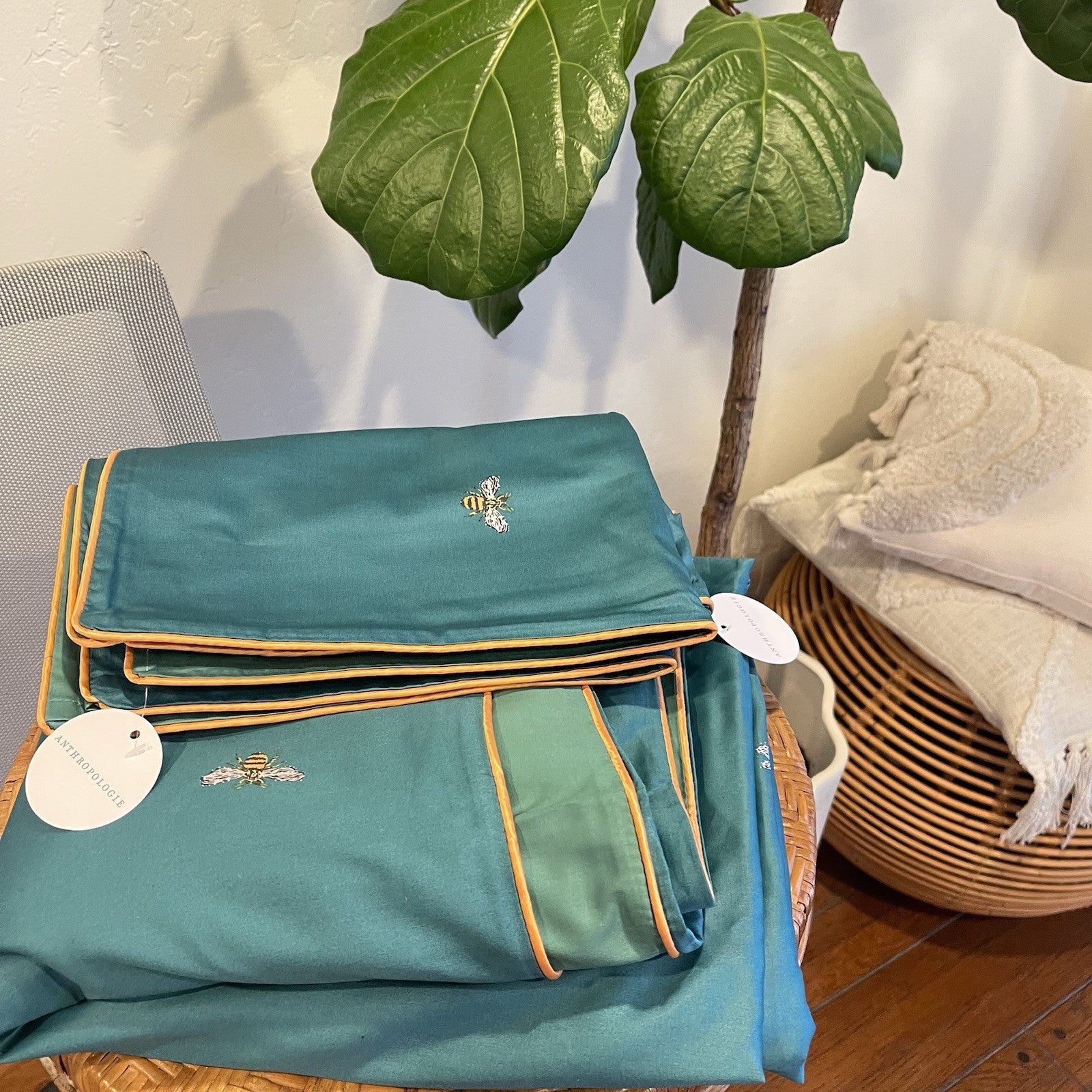 NEW Anthropologie Emerald Green Bee Boho King Size Bedding Duvet Sham Case Set
