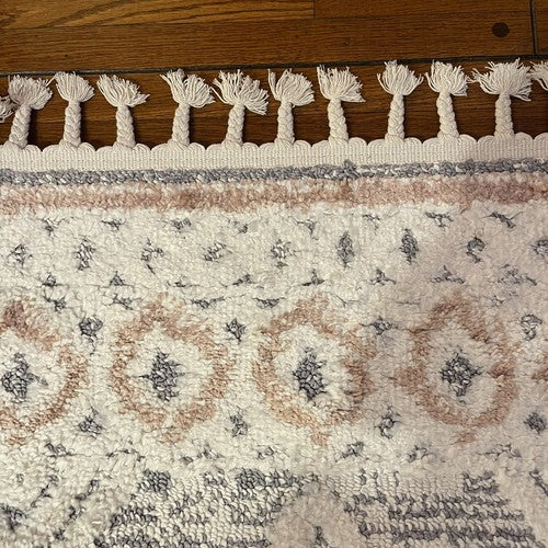 NEW West Elm White Cream Boho Tassel Geometric Shag Area Rug Carpet - 4' x 6'