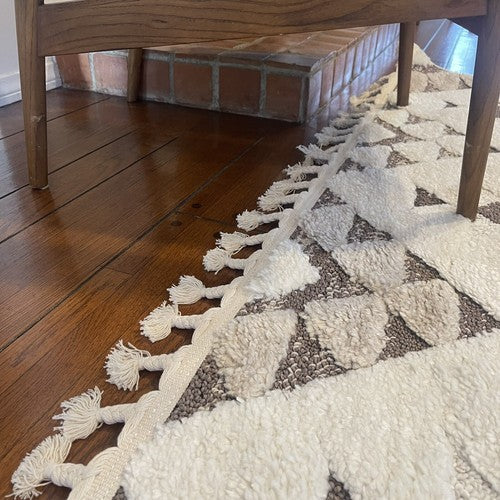 NEW Anthro XL White Beige Boho Tassel Geometric Shag Area Rug Carpet 5' x 7.5'