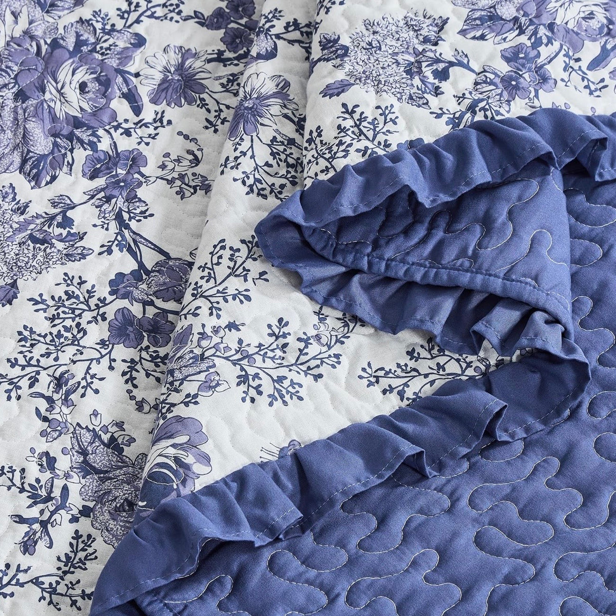 NEW Anthropologie Blue White Floral Ruffle Trim Quilt Coverlet Bedding Sham Set