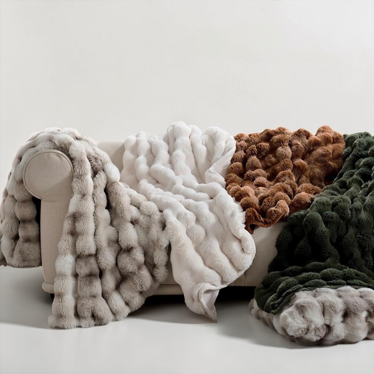 NEW West Elm Boho Ivory Faux Rabbit Fur Plush Throw Blanket Bedding - 50" x 60"