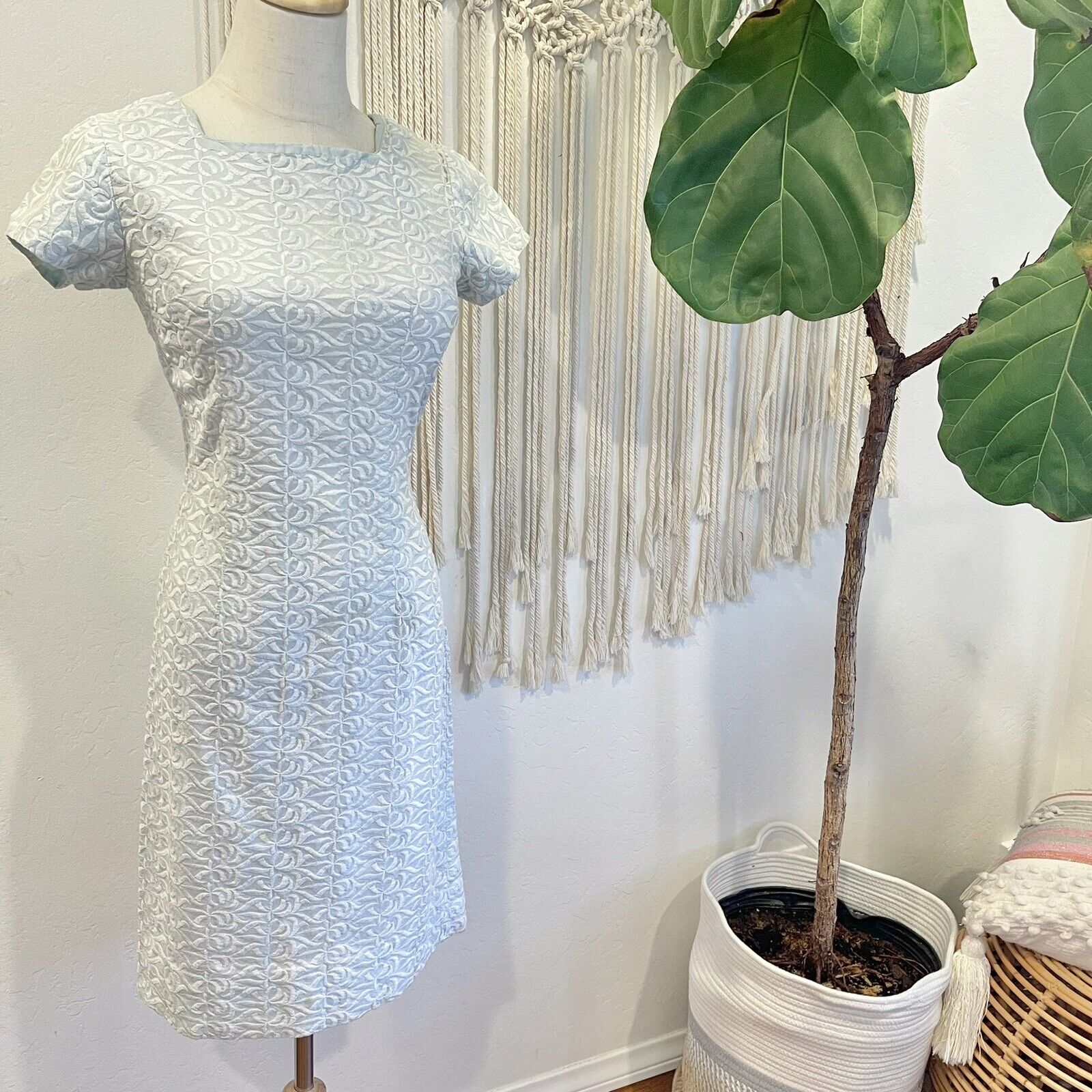 Vintage 1960's Light Blue Embroidered Pencil Sheath Dress - Size Small