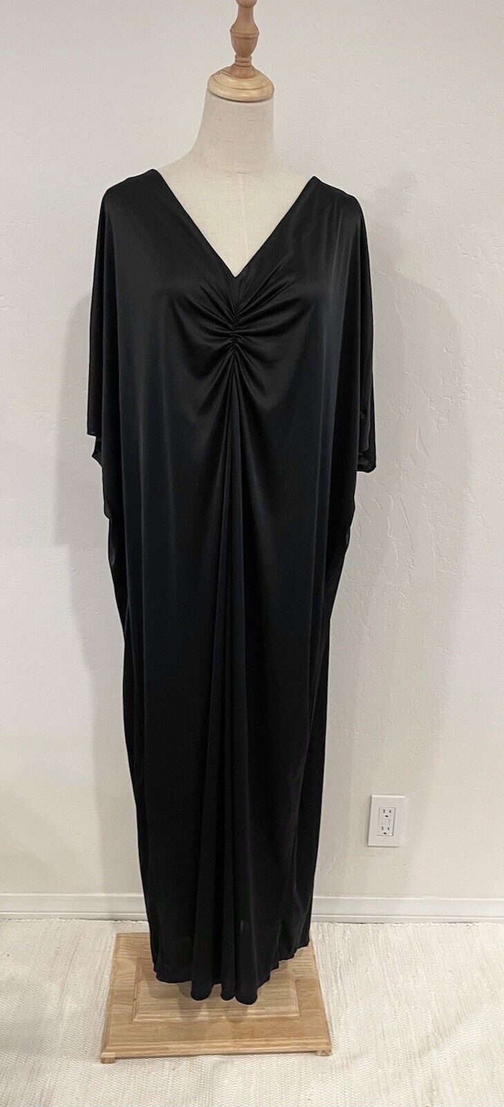 NEW Natori Black Silky Nightgown Robe Lingerie Dress Gown Pajama Set - Large