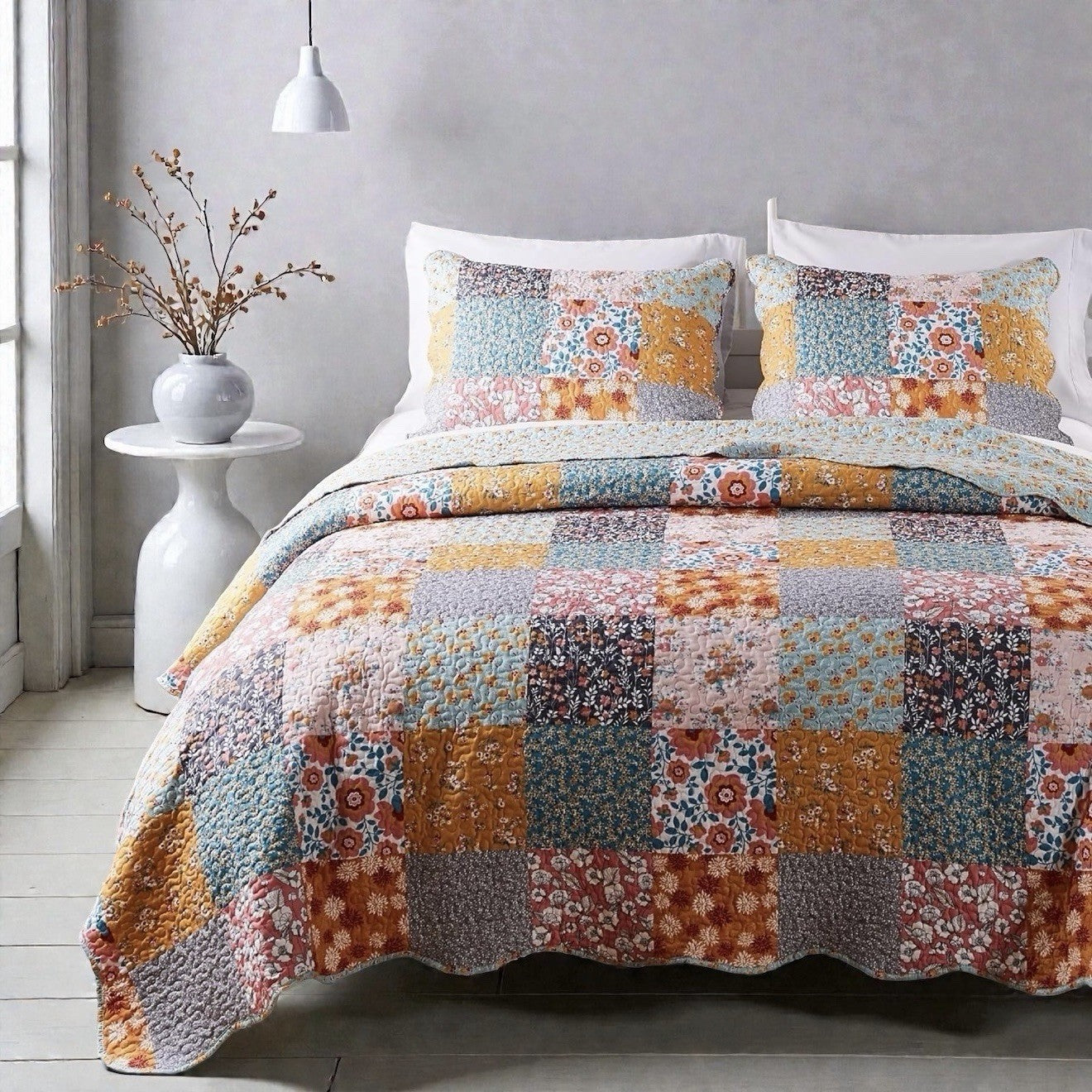 NEW Anthro Patchwork Floral Reversible Boho Queen King Bedding Quilt & Sham Set