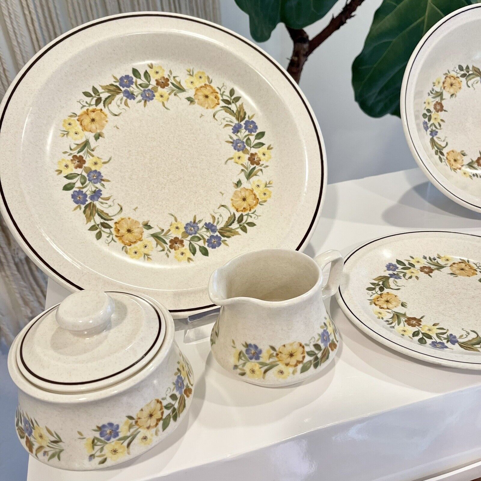 Vintage Nikko 12-Piece Buttercup Pattern China Stoneware Dish Dinnerware Set