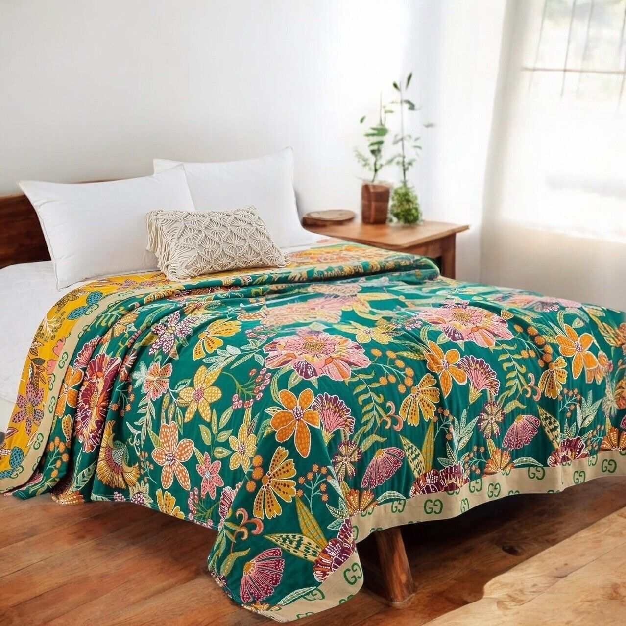 NEW Anthropologie Boho Floral Reversible Queen Blanket Bedspread Quilt 80" x 90"