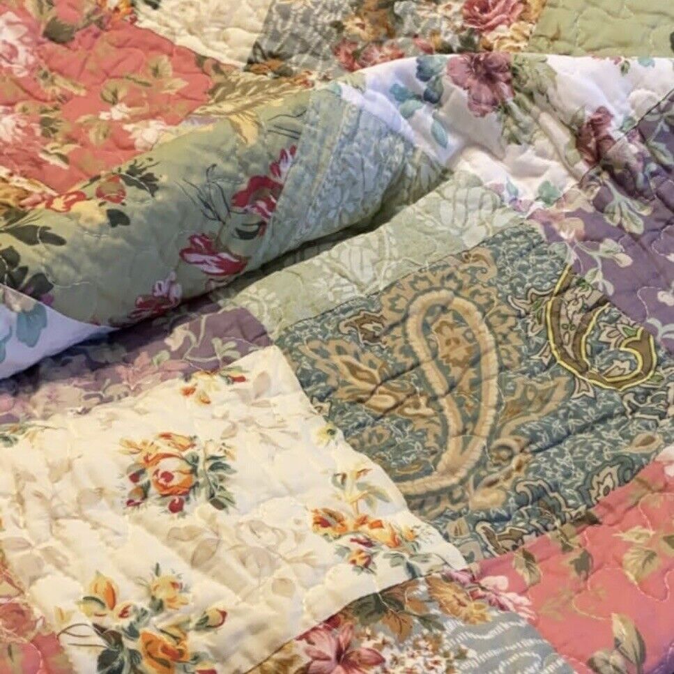 NEW Anthropologie Boho Multicolor Floral Throw Blanket Patchwork Quilt 50" x 60"