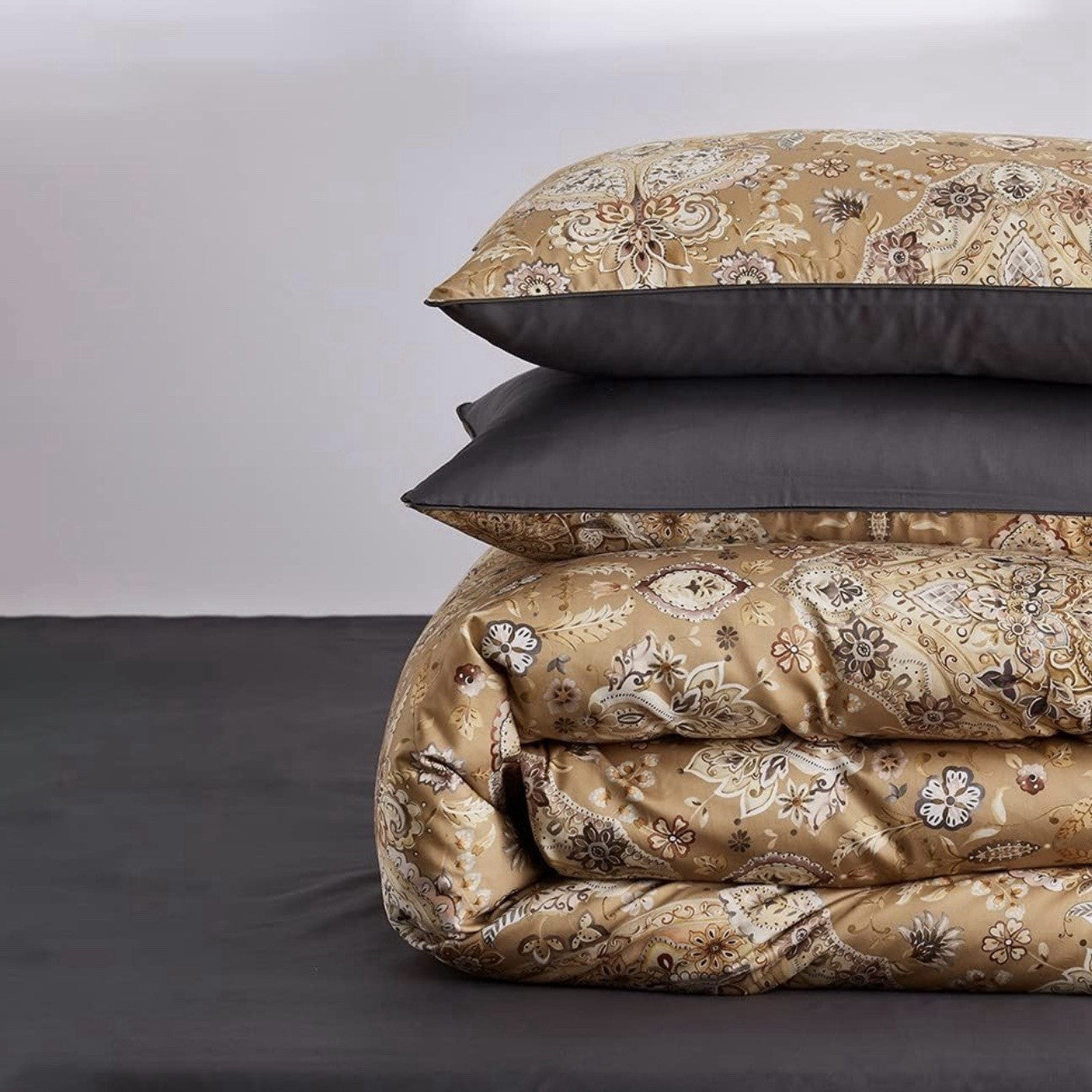 NEW West Elm Beige Floral Damask Paisley Queen / King Bedding Duvet & Sham Set