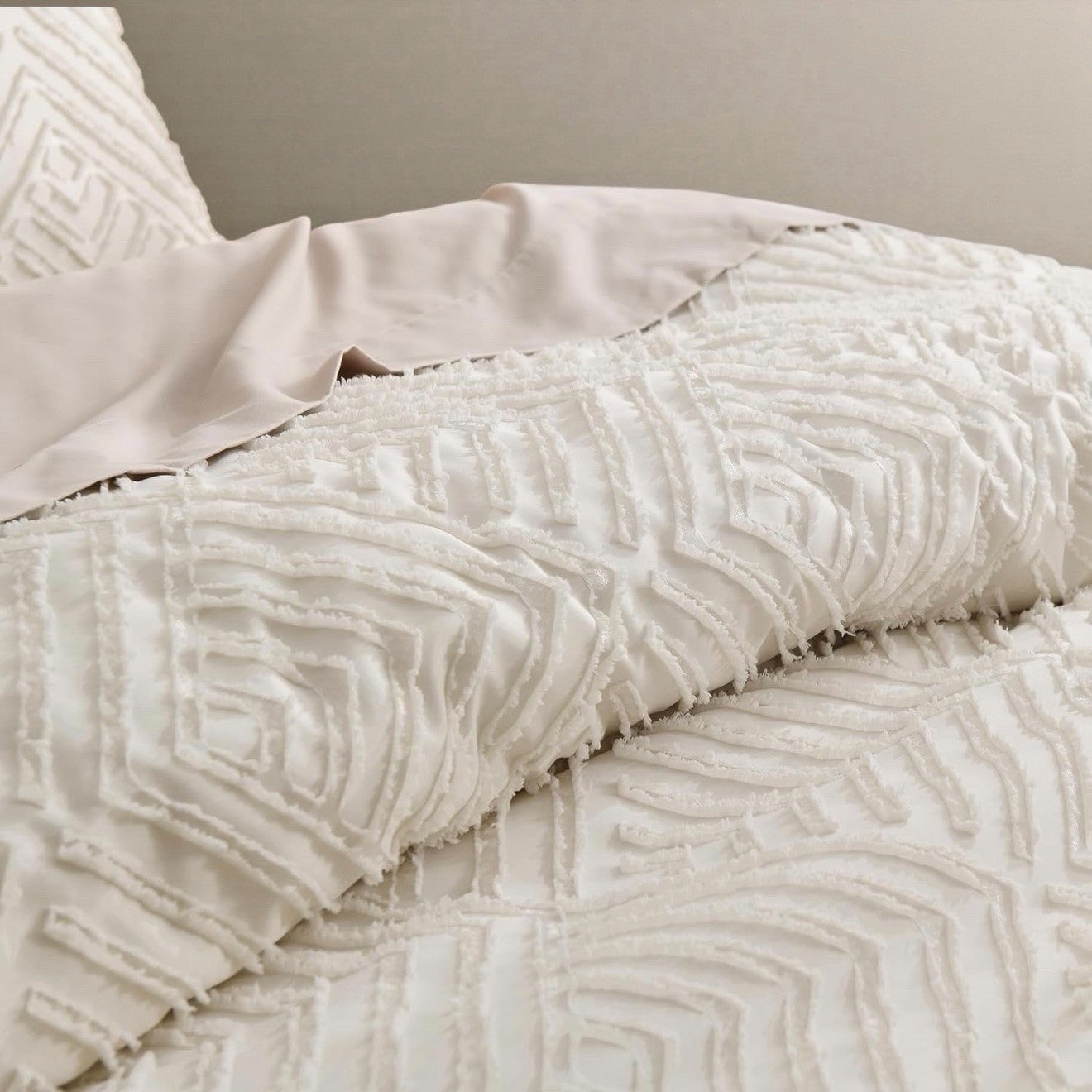 NEW Anthro Beige Diamond Tufted Queen / King Boho Comforter Bedding & Sham Set