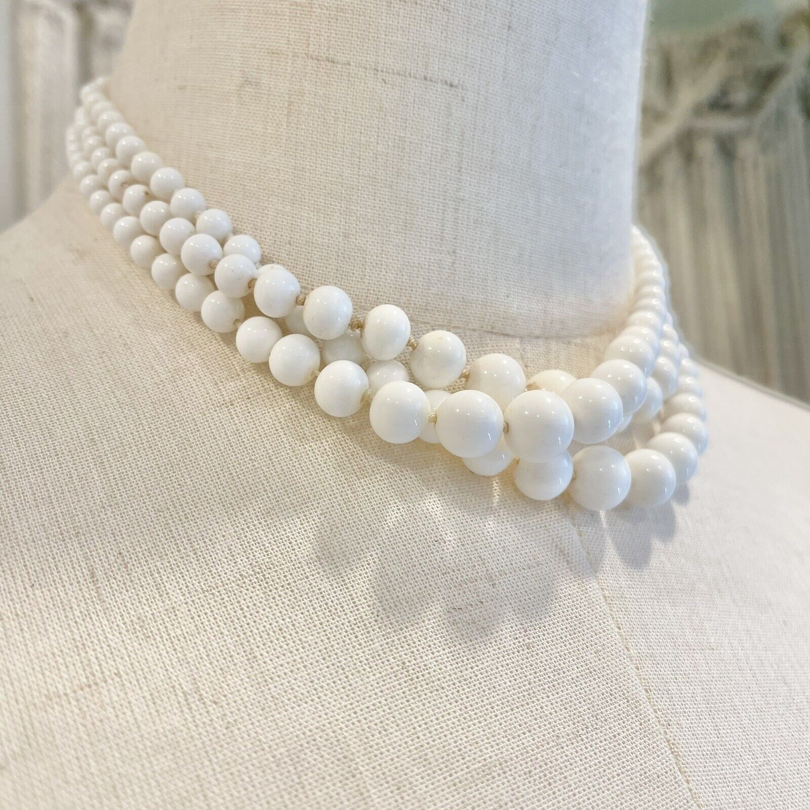 Vintage White Glass Ceramic Round Beaded Layered Necklace Jewelry Retro Antique