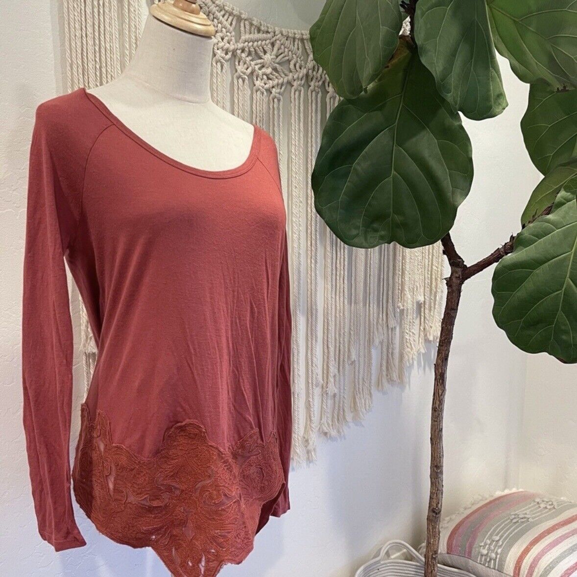 New Free People / Chloe K Embroidered Tunic Top Shirt Blouse - Size Medium