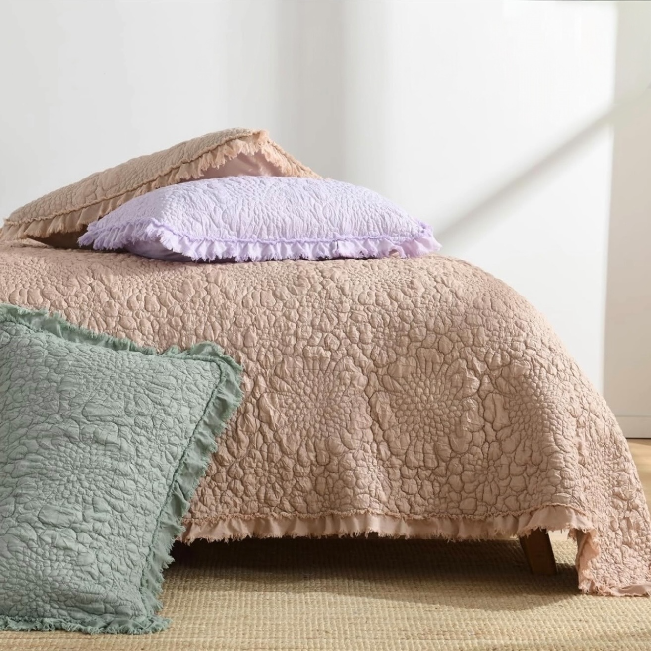 NEW Anthro Dusty Pink Boho Ruffle Crinkle Queen / King Bedding Quilt & Sham Set
