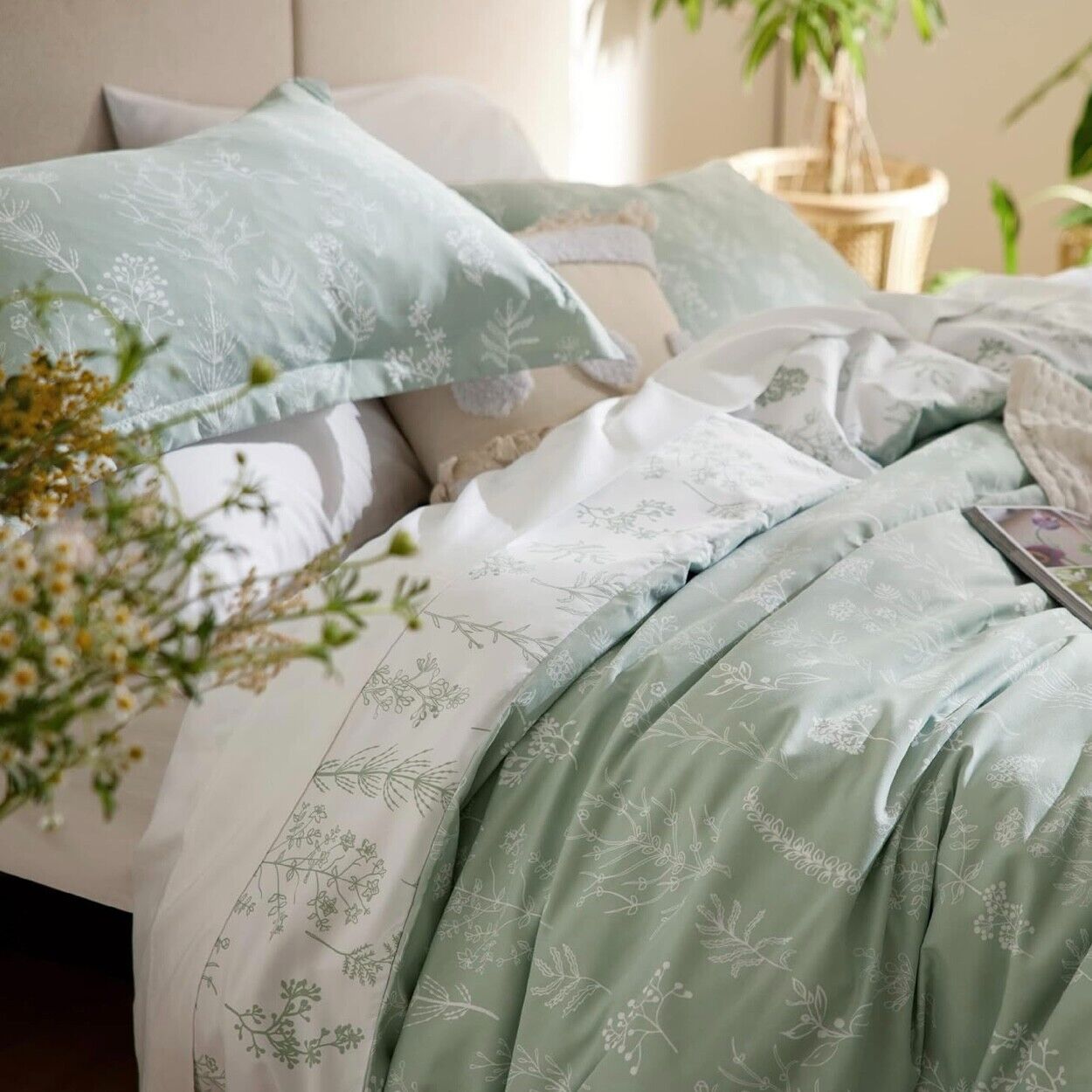 NEW West Elm Sage Green Floral Botanical Comforter & Pillow Sham Bedding Set / 3